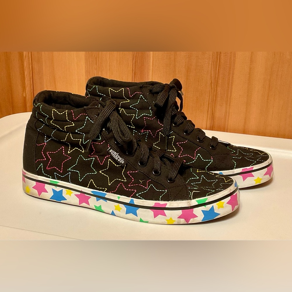 NWOT Punk Rose Star Embroidered High Top Shoes, size: 7